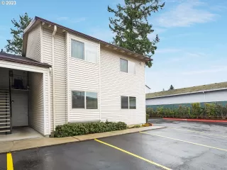 Photo #5: 23378874 Listing