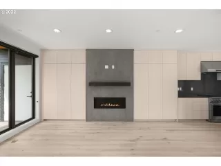 Photo #2: 23379217 Listing 