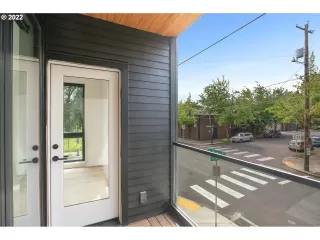 Photo #4: 23379217 Listing 