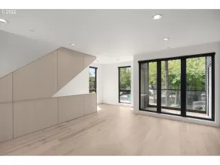 Photo #6: 23379217 Listing 