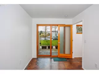 Photo #2: 23379226 Listing