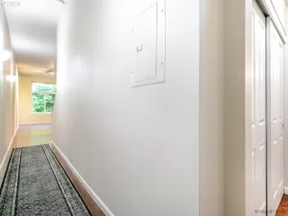 Photo #3: 23379548 Listing