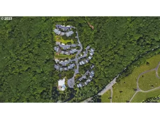 Photo #2: 23379725 Listing 