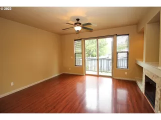 Photo #2: 23380415 Listing
