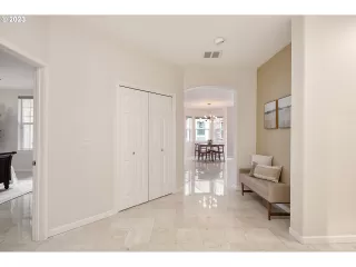 Photo #3: 23380928 Listing