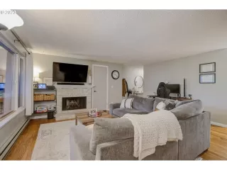 Photo #6: 23381486 Listing 