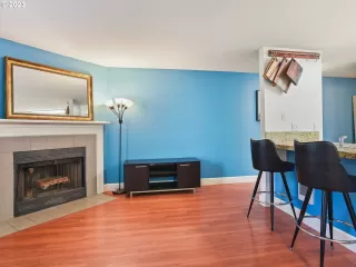 Photo #6: 23381943 Listing 