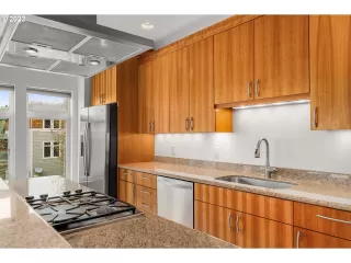 Photo #2: 23382064 Listing