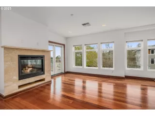 Photo #6: 23382064 Listing