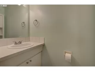 Photo #2: 23382186 Listing