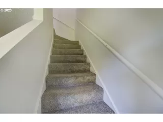 Photo #6: 23382186 Listing