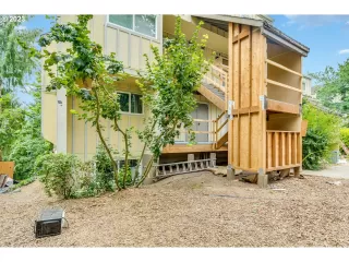 Photo #1: 23382614 Listing