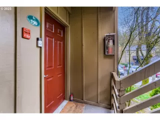 Photo #2: 23383105 Listing