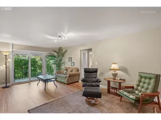 Photo #2: 23383321 Listing