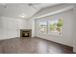 Photo #6: 23383770 Listing 