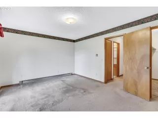 Photo #5: 23384620 Listing