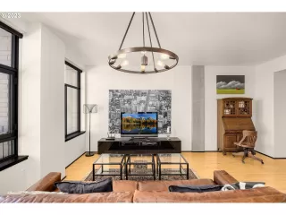 Photo #3: 23385231 Listing 