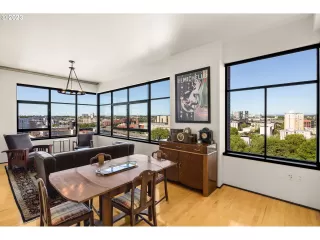 Photo #4: 23385231 Listing 