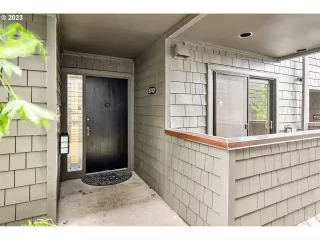 Photo #2: 23385775 Listing