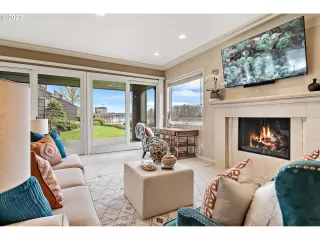 Photo #4: 23385775 Listing