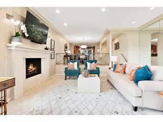 Photo #6: 23385775 Listing