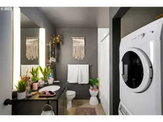 Photo #2: 23386806 Listing