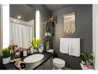 Photo #4: 23386806 Listing