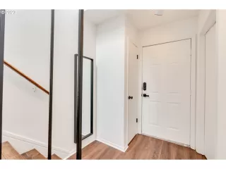 Photo #2: 23386894 Listing