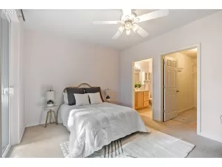 Photo #2: 23387224 Listing 