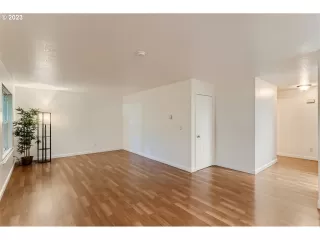 Photo #2: 23387236 Listing 