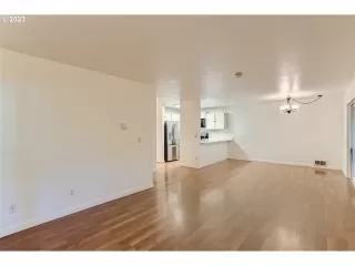 Photo #3: 23387236 Listing 