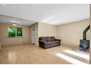 Photo #3: 23387996 Listing 