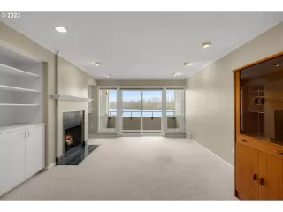 Photo #2: 23388393 Listing 