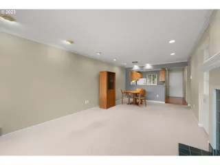 Photo #5: 23388393 Listing 