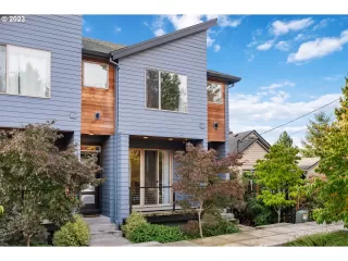 Photo #1: 23388808 Listing