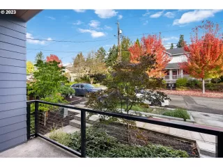 Photo #3: 23388808 Listing