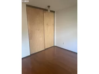 Photo #5: 23390704 Listing 