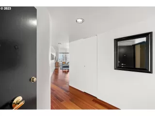 Photo #6: 23391191 Listing 