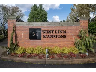 Photo #2: 23391615 Listing