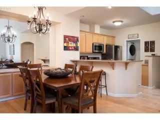 Photo #5: 23391615 Listing