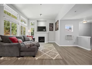 Photo #4: 23392689 Listing 