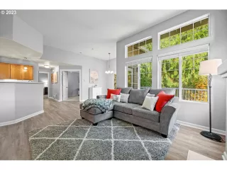 Photo #6: 23392689 Listing 