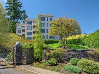 Photo #2: 23393879 Listing