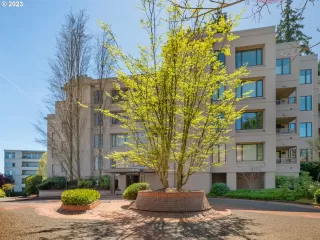 Photo #3: 23393879 Listing