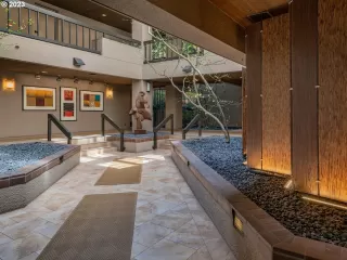 Photo #4: 23393879 Listing