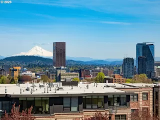 Photo #6: 23393879 Listing