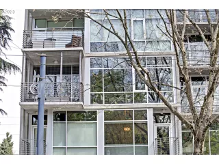 Photo #2: 23394461 Listing 