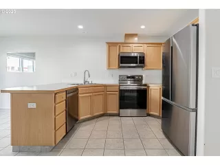 Photo #6: 23394604 Listing