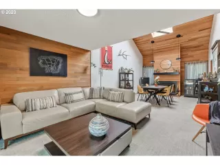 Photo #3: 23395821 Listing