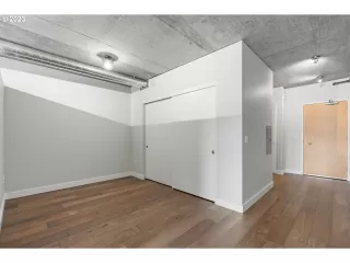 Photo #2: 23396626 Listing